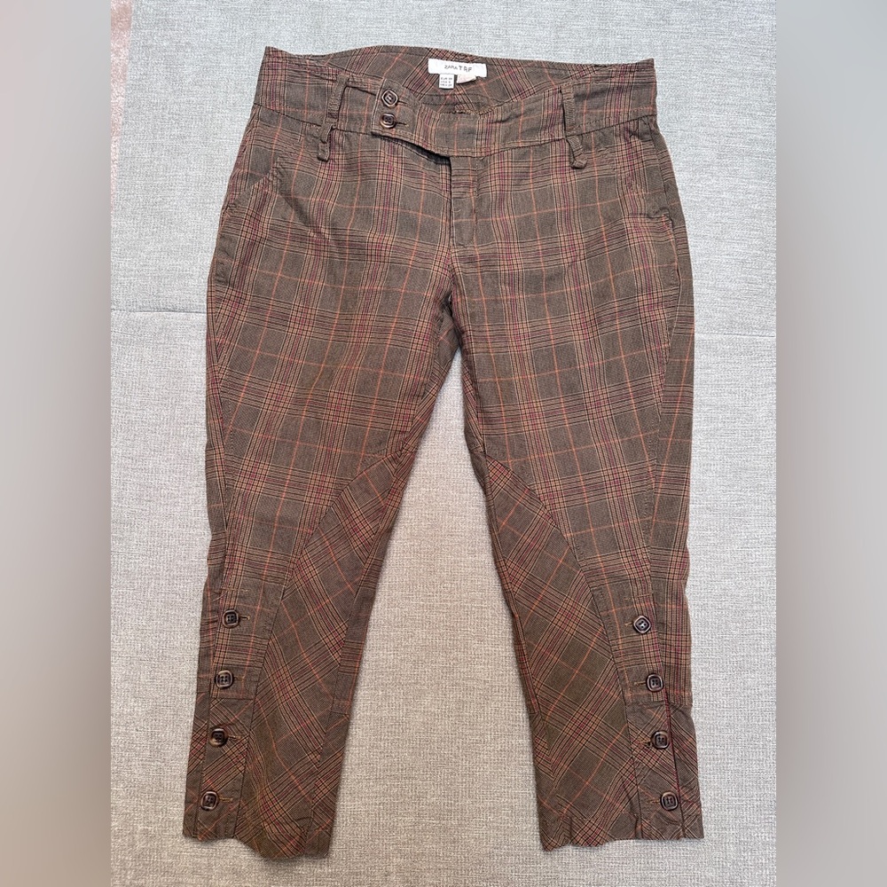 Zara Brown Capris with Relaxed Fit and Vintage Style